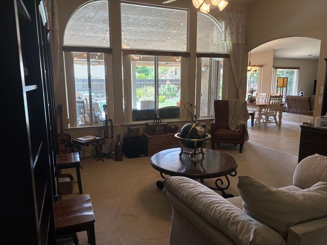 8263 N Mcdonald Avenue, Fresno, CA 93720