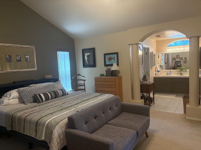 8263 N Mcdonald Avenue, Fresno, CA 93720