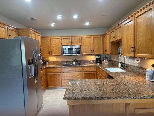 8263 N Mcdonald Avenue, Fresno, CA 93720