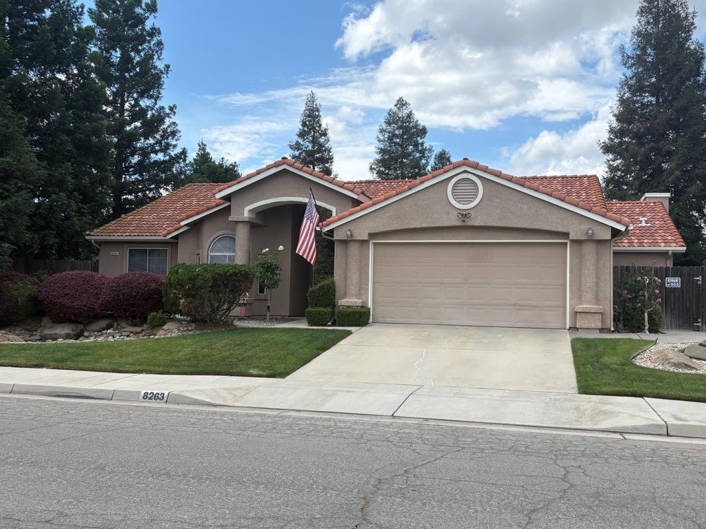 8263 N Mcdonald Avenue, Fresno, CA 93720