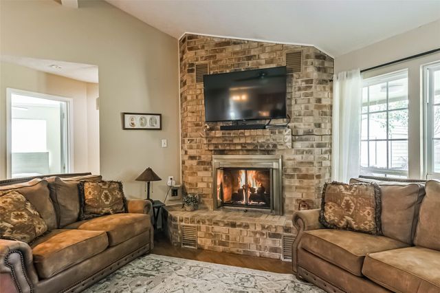 231 Loon River Drive, Huffman, TX 77336