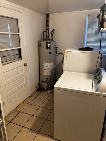 936 S Maxwell, Siloam Springs, AR 72761