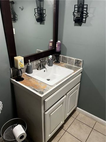 936 S Maxwell, Siloam Springs, AR 72761