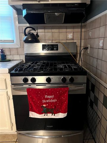 936 S Maxwell, Siloam Springs, AR 72761