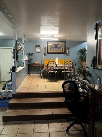 936 S Maxwell, Siloam Springs, AR 72761