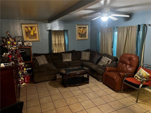 936 S Maxwell, Siloam Springs, AR 72761