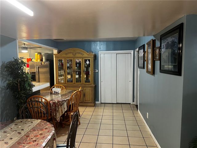 936 S Maxwell, Siloam Springs, AR 72761