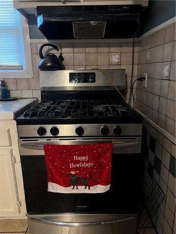 936 S Maxwell, Siloam Springs, AR 72761