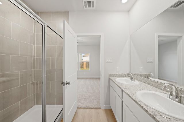 325 Bennett Street, Angleton, TX 77515