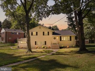 12219 HUNTERS LN, Rockville, MD 20852