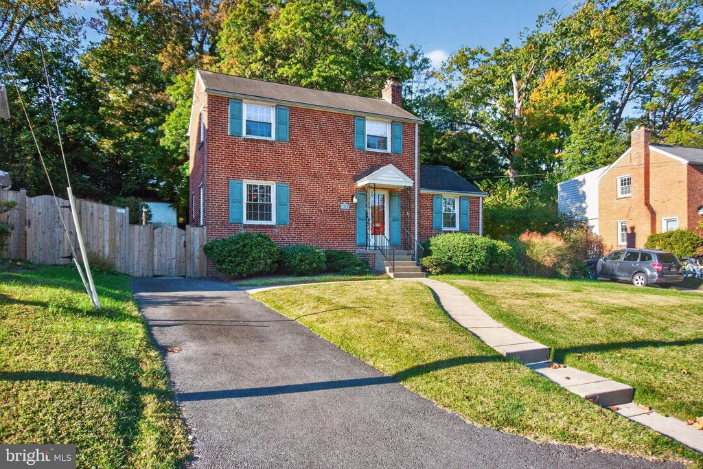 10018 BROOKMOOR DR, Silver Spring, MD 20901