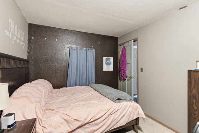 1607 N Erie Ave, Wichita, KS 67214