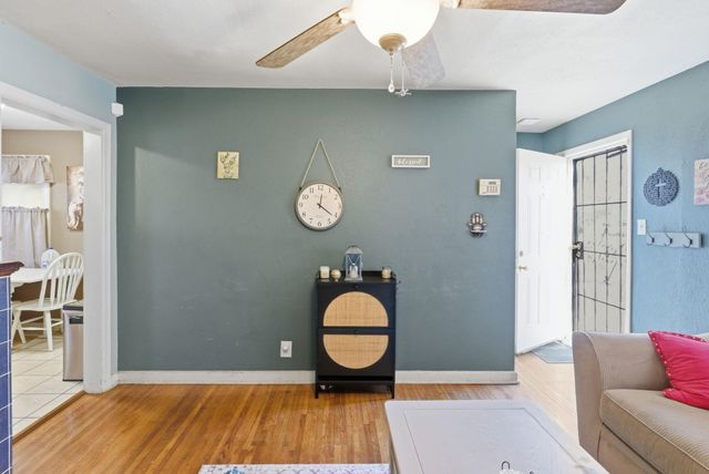 1607 N Erie Ave, Wichita, KS 67214