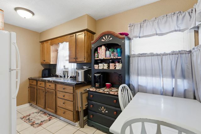 1607 N Erie Ave, Wichita, KS 67214