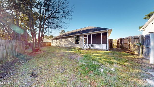 119 Boysenberry Fields Road, Maple Hill, NC 28454
