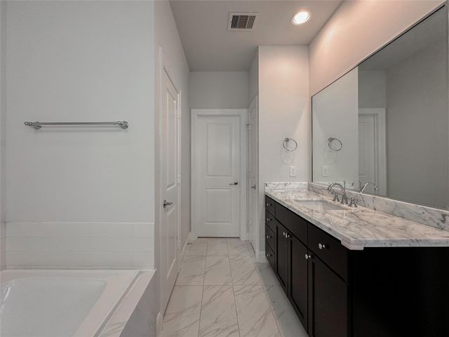 10 Hermann Park Court, Houston, TX 77021