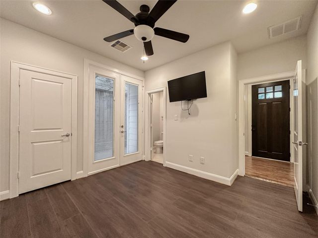 10 Hermann Park Court, Houston, TX 77021