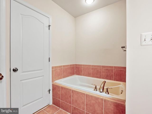 304 ORCHARD RIDGE DR, Gaithersburg, MD 20878