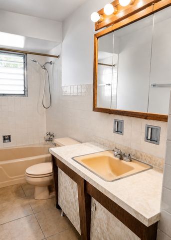 2125 Plainfield Drive, Des Plaines, IL 60018