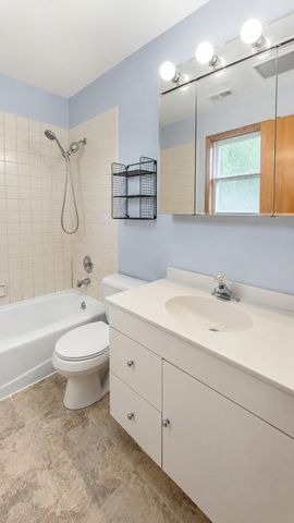 2125 Plainfield Drive, Des Plaines, IL 60018