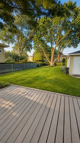2125 Plainfield Drive, Des Plaines, IL 60018