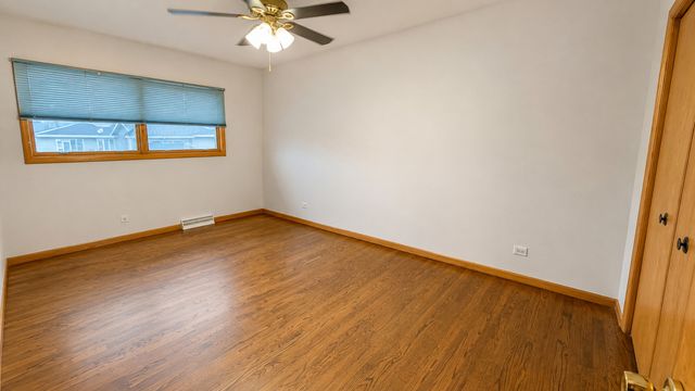 2125 Plainfield Drive, Des Plaines, IL 60018