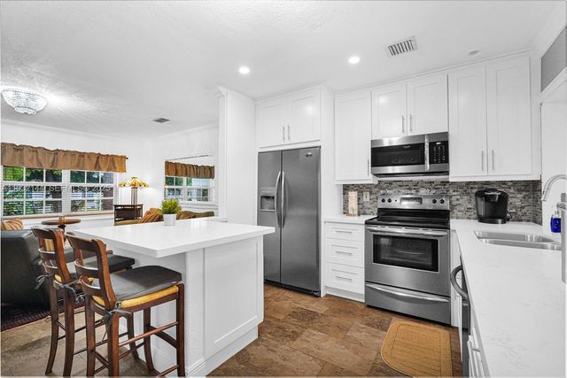 6266 SW 42nd St, South Miami, FL 33155