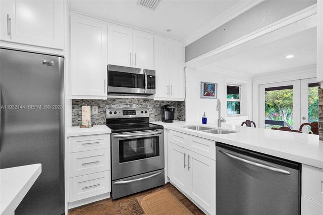 6266 SW 42nd St, South Miami, FL 33155