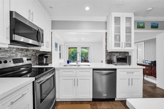 6266 SW 42nd St, South Miami, FL 33155