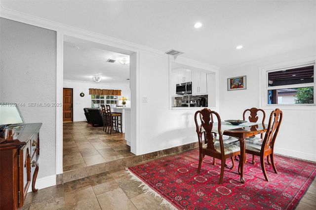 6266 SW 42nd St, South Miami, FL 33155