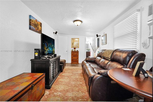 6266 SW 42nd St, South Miami, FL 33155