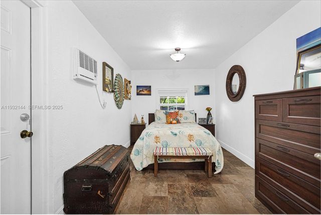 6266 SW 42nd St, South Miami, FL 33155