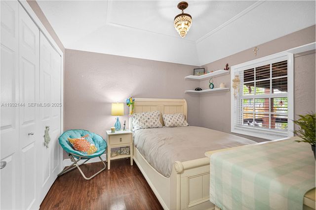 6266 SW 42nd St, South Miami, FL 33155