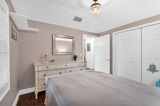 6266 SW 42nd St, South Miami, FL 33155