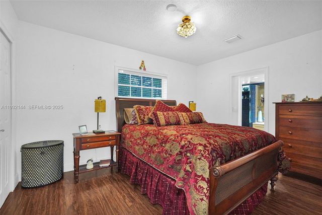 6266 SW 42nd St, South Miami, FL 33155