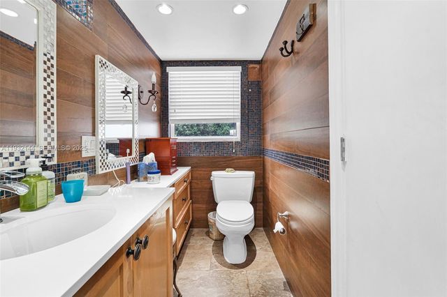 6266 SW 42nd St, South Miami, FL 33155