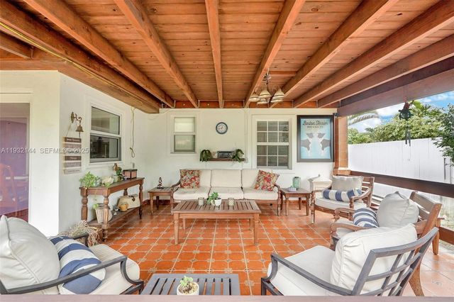 6266 SW 42nd St, South Miami, FL 33155