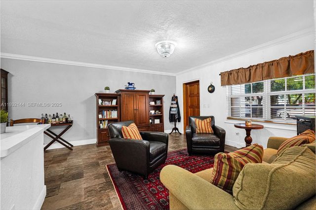 6266 SW 42nd St, South Miami, FL 33155