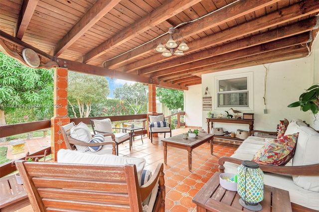 6266 SW 42nd St, South Miami, FL 33155