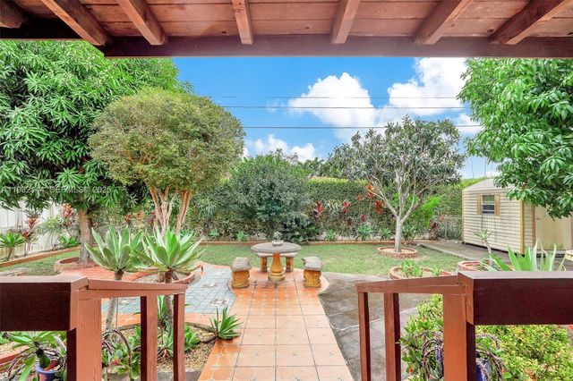 6266 SW 42nd St, South Miami, FL 33155