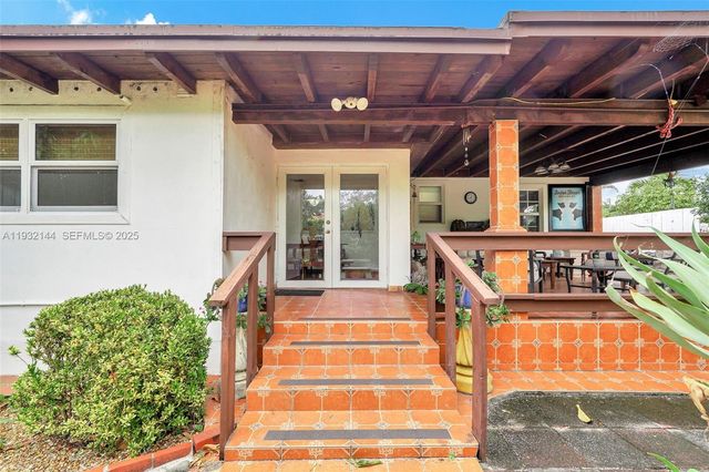 6266 SW 42nd St, South Miami, FL 33155