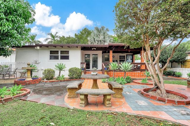 6266 SW 42nd St, South Miami, FL 33155