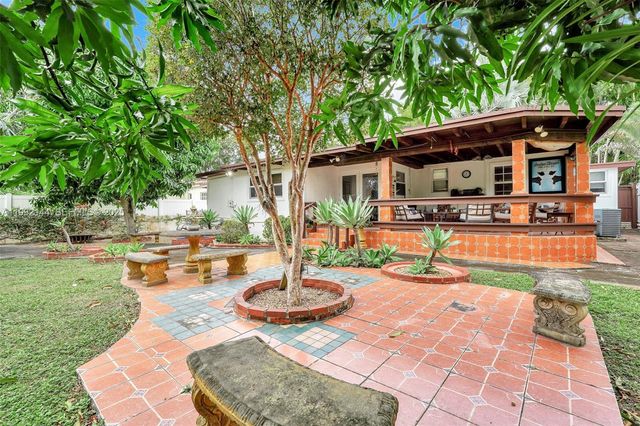 6266 SW 42nd St, South Miami, FL 33155