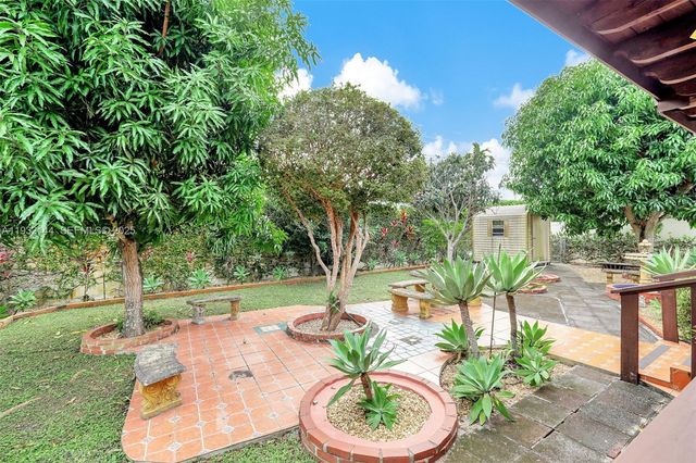 6266 SW 42nd St, South Miami, FL 33155