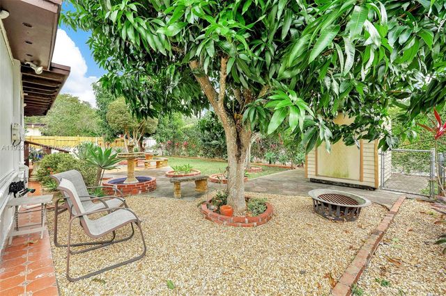 6266 SW 42nd St, South Miami, FL 33155