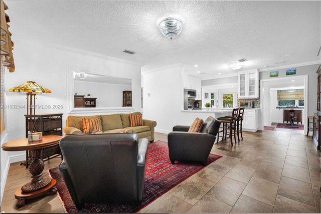 6266 SW 42nd St, South Miami, FL 33155