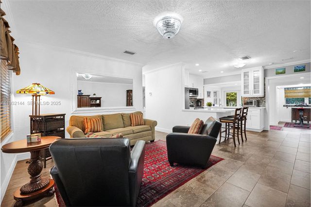 6266 SW 42nd St, South Miami, FL 33155