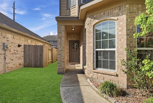 14706 Ruddy Duck Lane, Houston, TX 77049