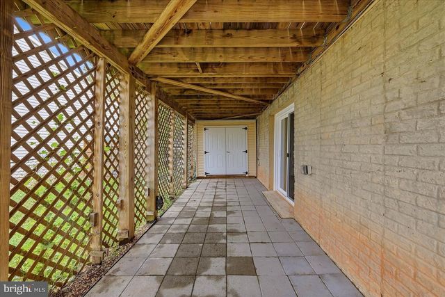 5710 RHODE ISLAND DR, Woodbridge, VA 22193