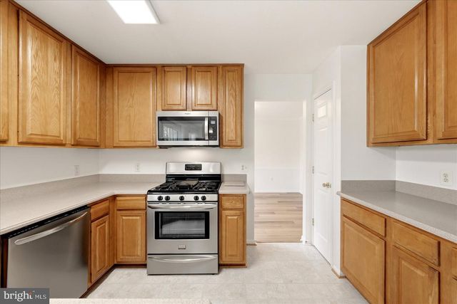 5710 RHODE ISLAND DR, Woodbridge, VA 22193